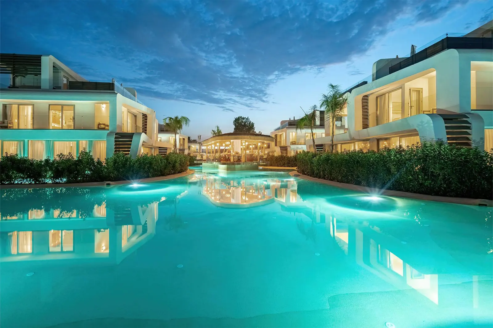 Alacakaranlıkta Club Arona villaları